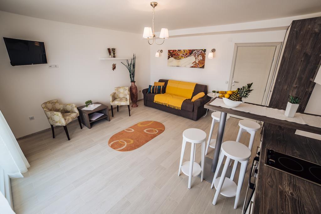 Apartments Harmonia Тиват Экстерьер фото