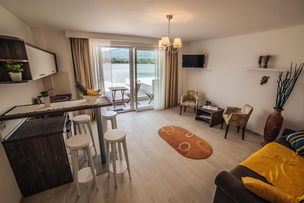 Apartments Harmonia Тиват Экстерьер фото