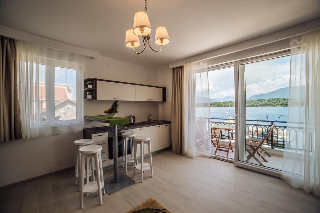 Apartments Harmonia Тиват Экстерьер фото