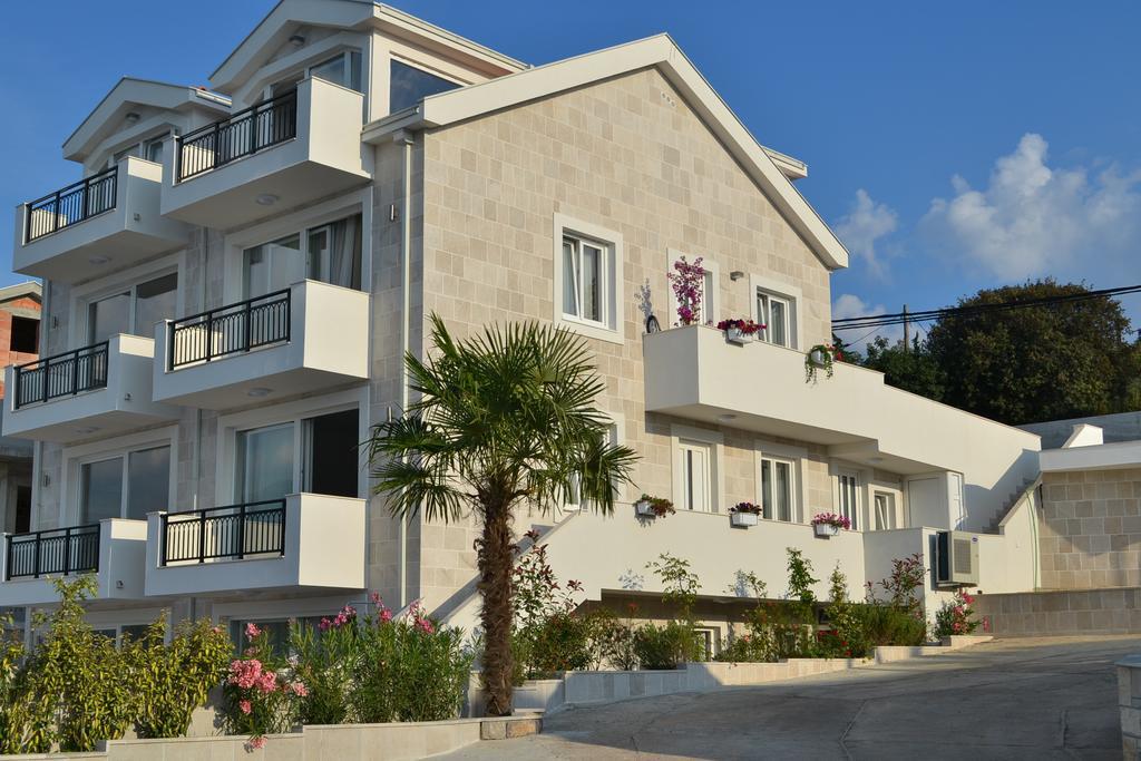 Apartments Harmonia Тиват Экстерьер фото